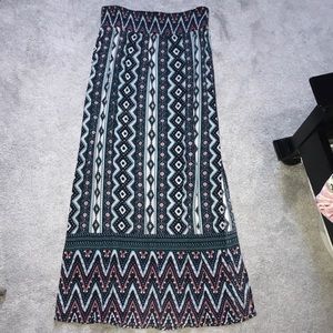 Patterned maxi skirt